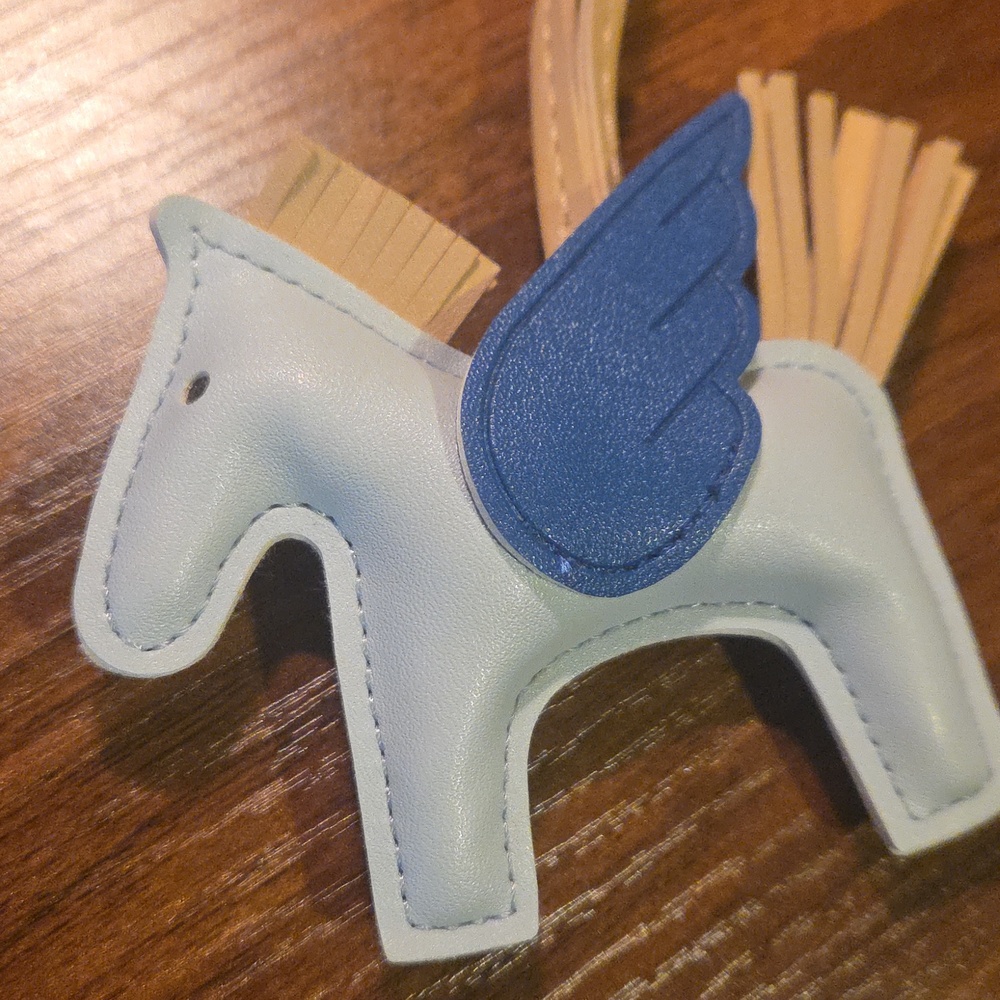 New Horse Cheval Key Chain Bag Charm - Picture 3 of 3